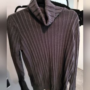 Vera Wang Grey sweater